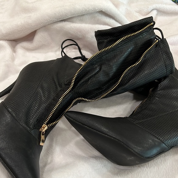 Mesh Adjustable Boots - Picture 6 of 6